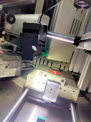 เครื่องพิมพ์หน้าจอขวด CNC เครื่องพิมพ์หน้าจอถังเต็มเซอร์โว ความเร็วการพิมพ์ 60pcs / min