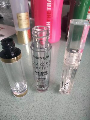 เครื่องปั๊มฟอยล์ร้อนอัตโนมัติ 8 สถานีสำหรับพิมพ์ภาชนะขนาดเล็ก 45 ชิ้น/นาที