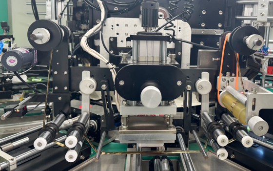 เครื่องพิมพ์อูวีอัตโนมัติ Tube Soft Tube 8 สี 80 PC / นาที