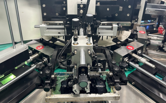 เครื่องพิมพ์ UV อัตโนมัติสำหรับหลอดนิ่ม 4 สี 80 ชิ้น/นาที